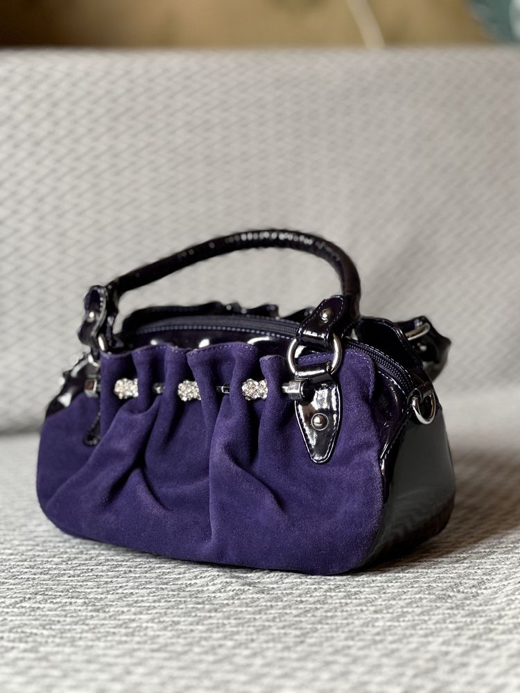 Маленька жіноча сумка, фіолетова, лакована/замша