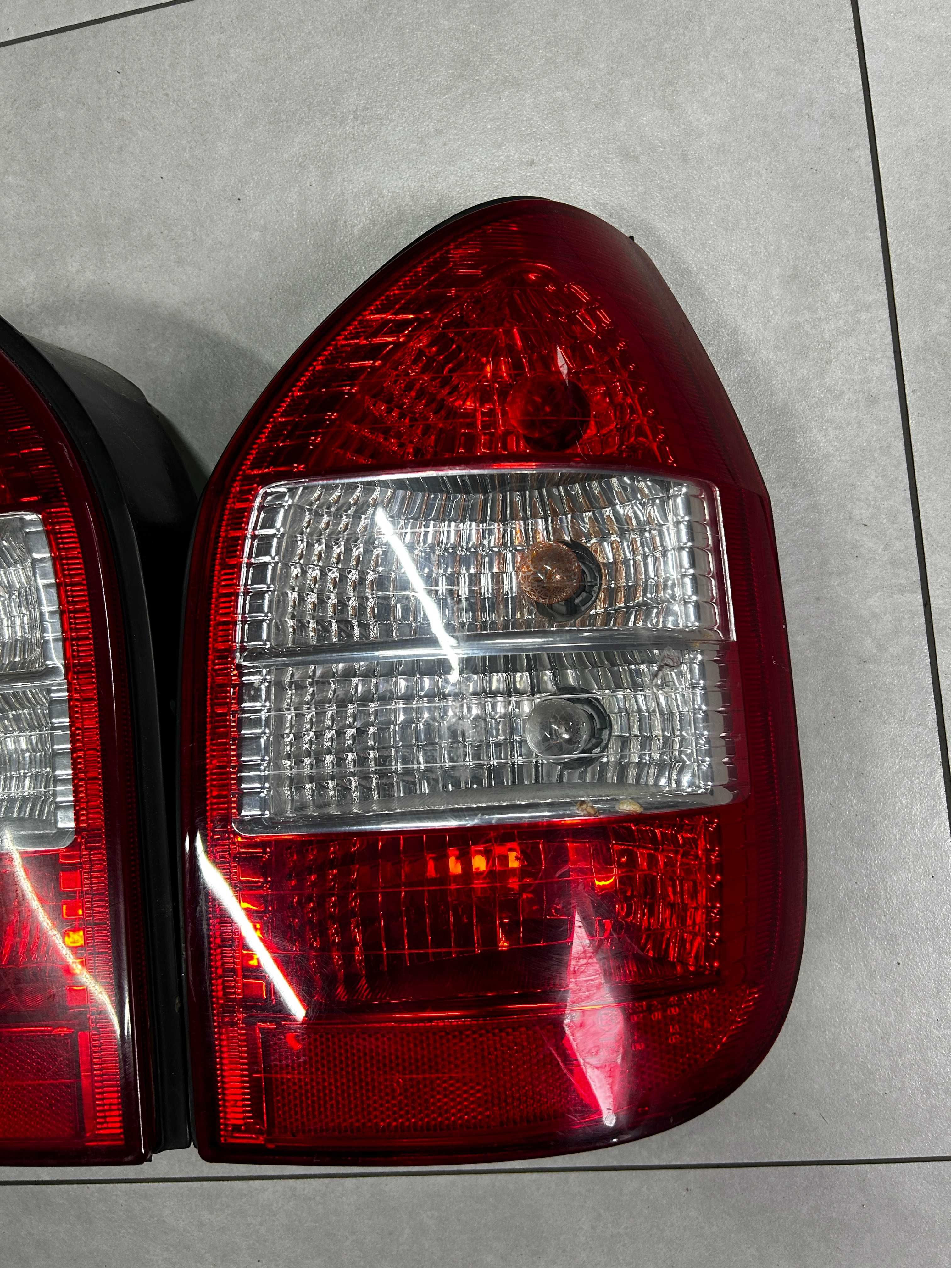 фонарь ліхтар задній стоп правий лівий Opel Zafira A (дефект тріщіни)