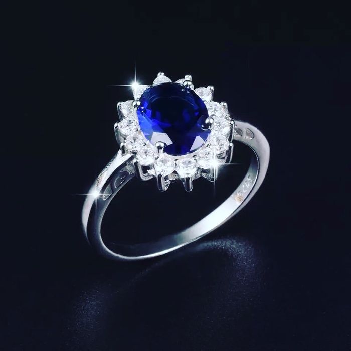 Женское серебрянное кольцо