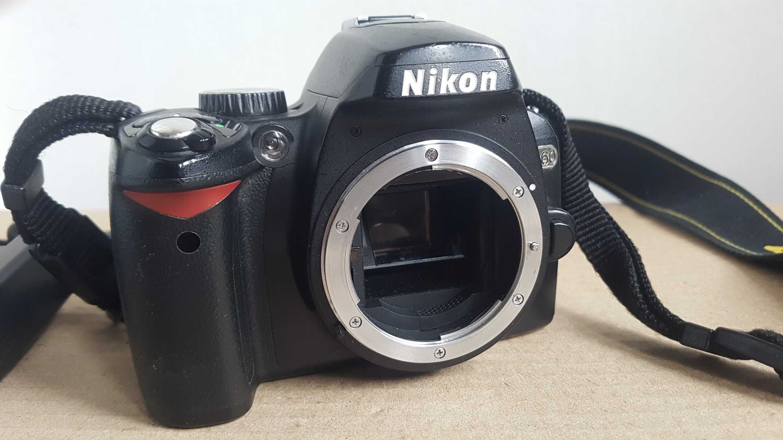 Nikon D60 (пробіг 9600), можна з об'єктивом Nikon 16-85mm