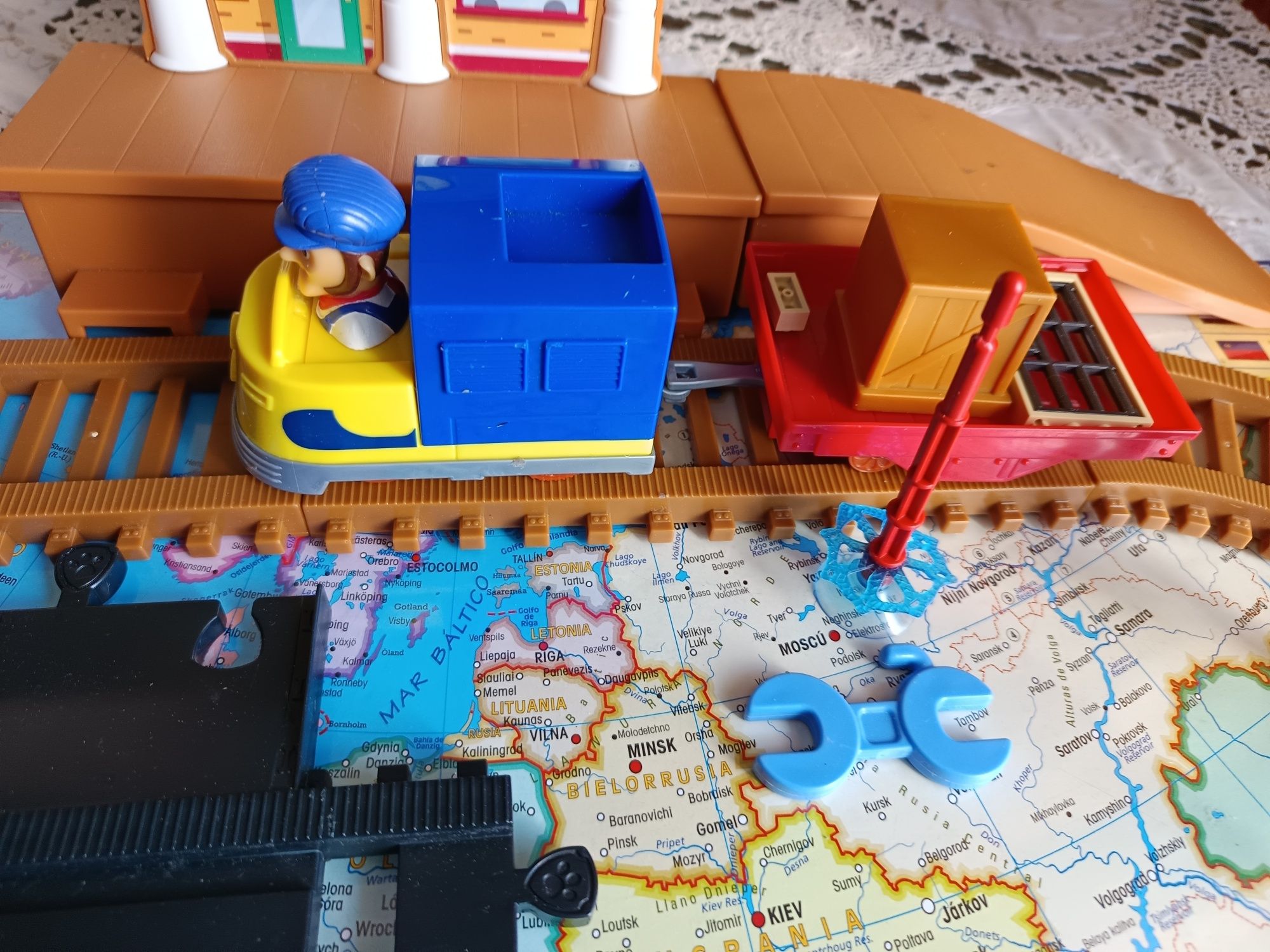 Playmobil Dois comboios com linha ferroviária