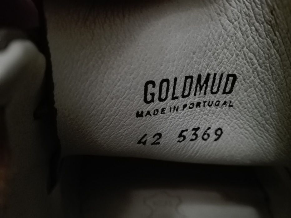 Продам новые из натуральной кожи оригинальные туфли GOLDMUD.