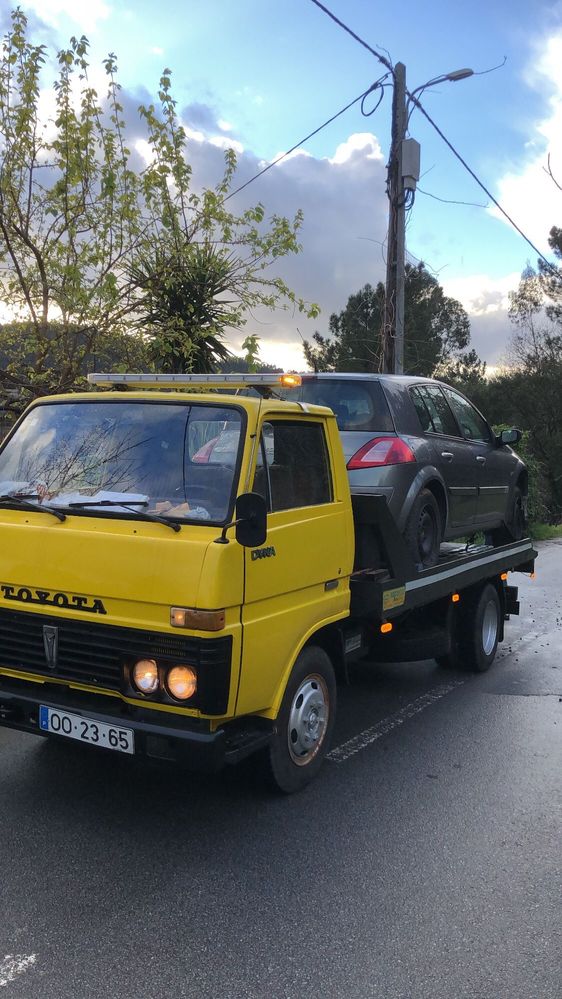 Serviço de Reboque Automóveis Ligeiros e Motas