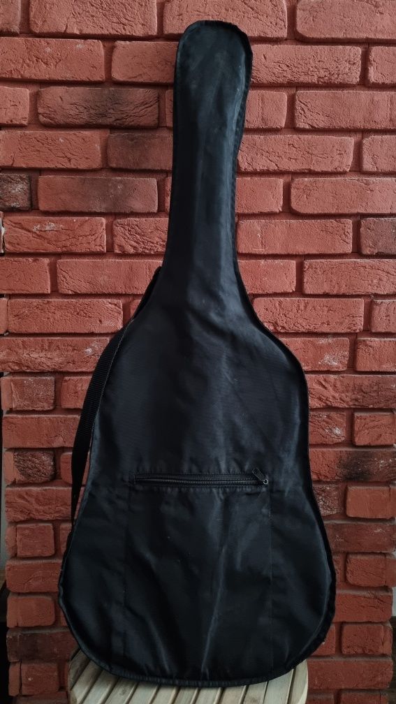 Gitara klasyczna akustyczna defil