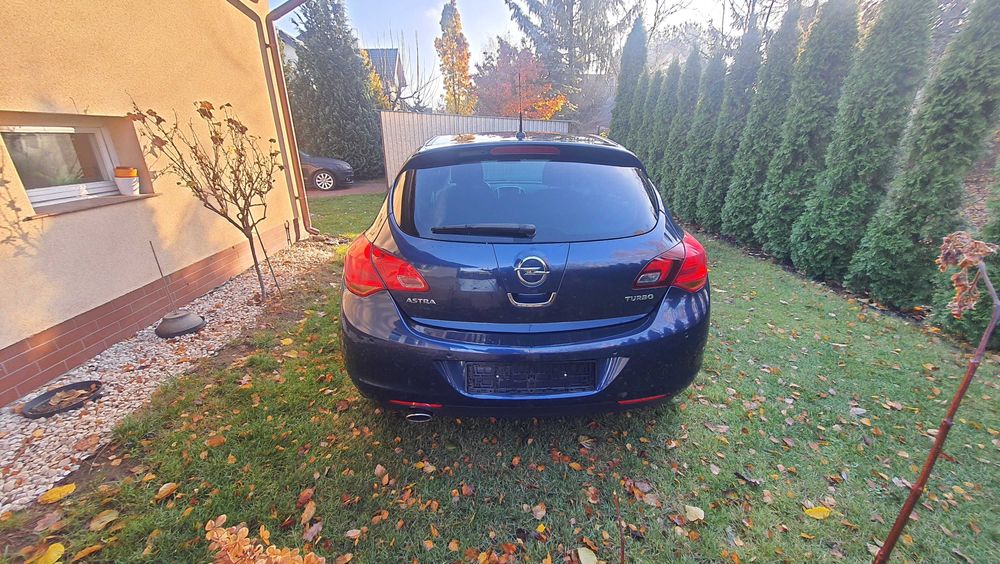 Prosto z lawety Opel Astra J 2011r. 1.4 benzyna 140KM okazja
