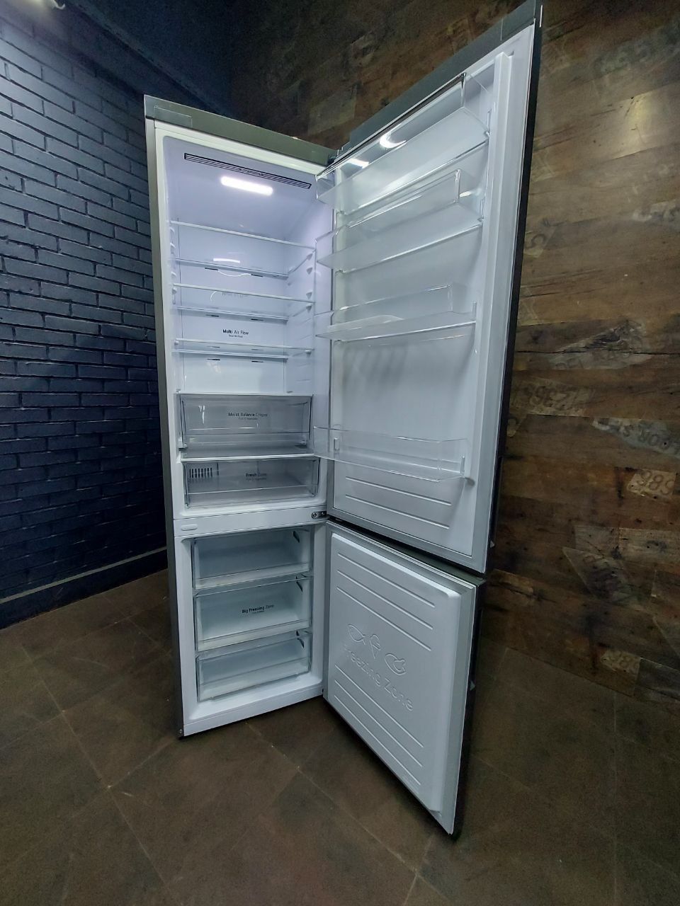 Холодильник з Європи. Гарантія, доставка. LG GBB60MCFFS.