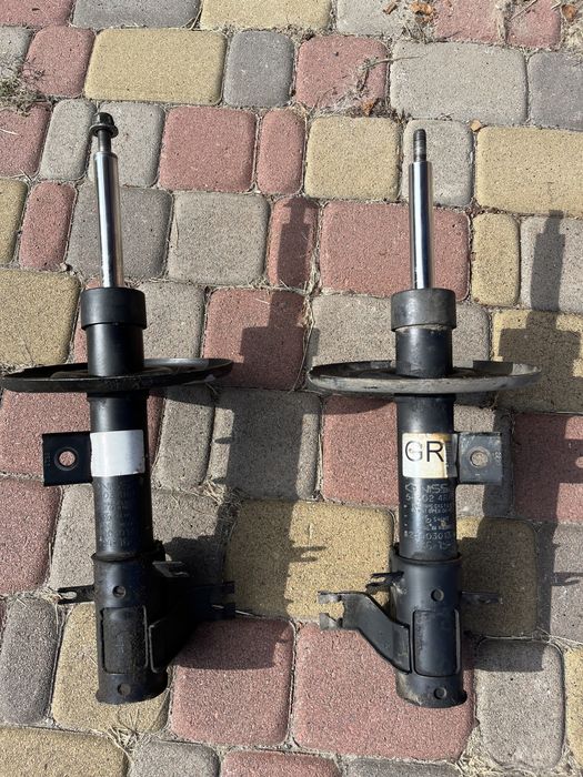 Амортизатор передній лівий Nissan Maxima 2018