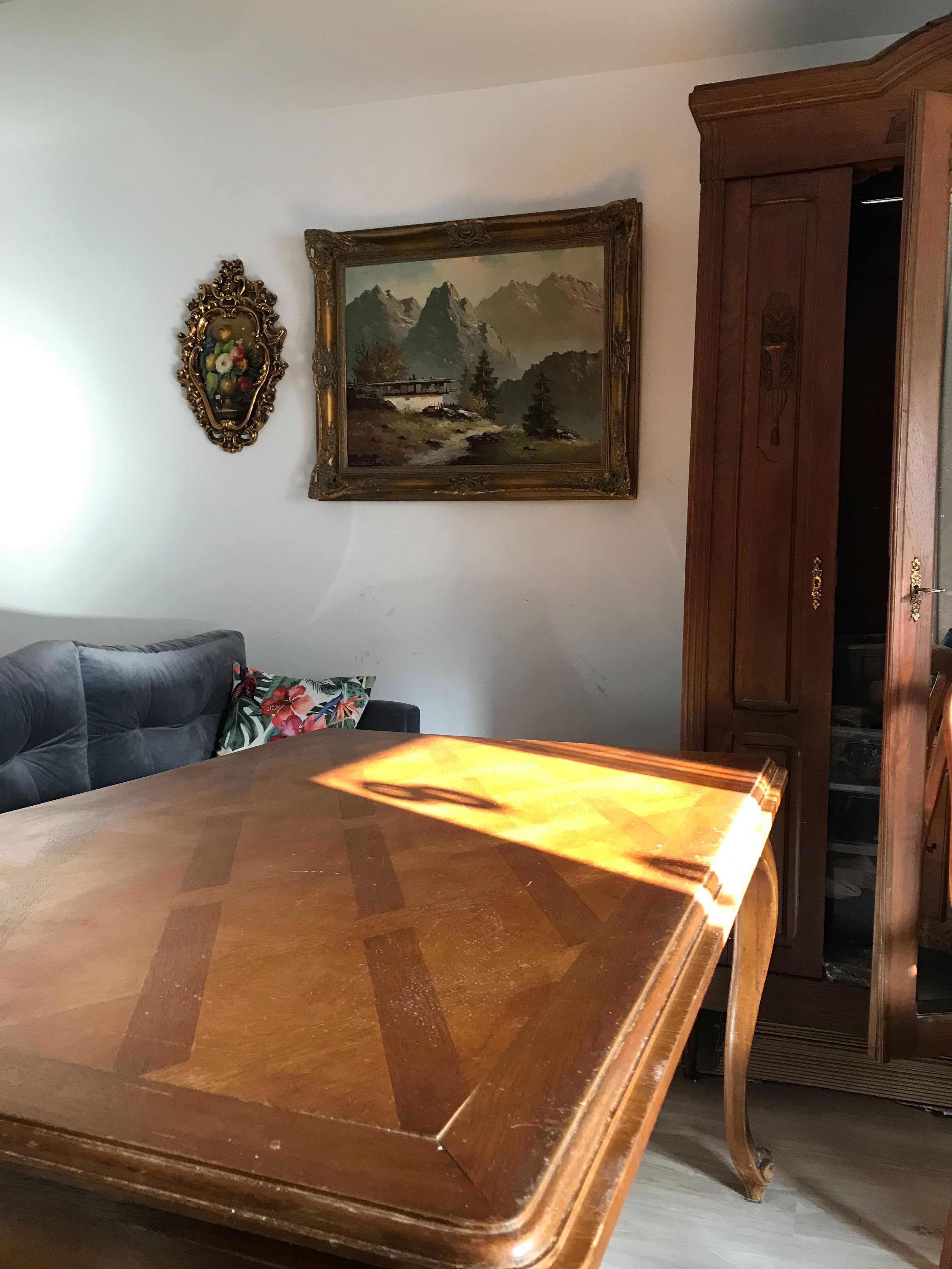 Stół drewniany w stylu Ludwika XV z krzesłami