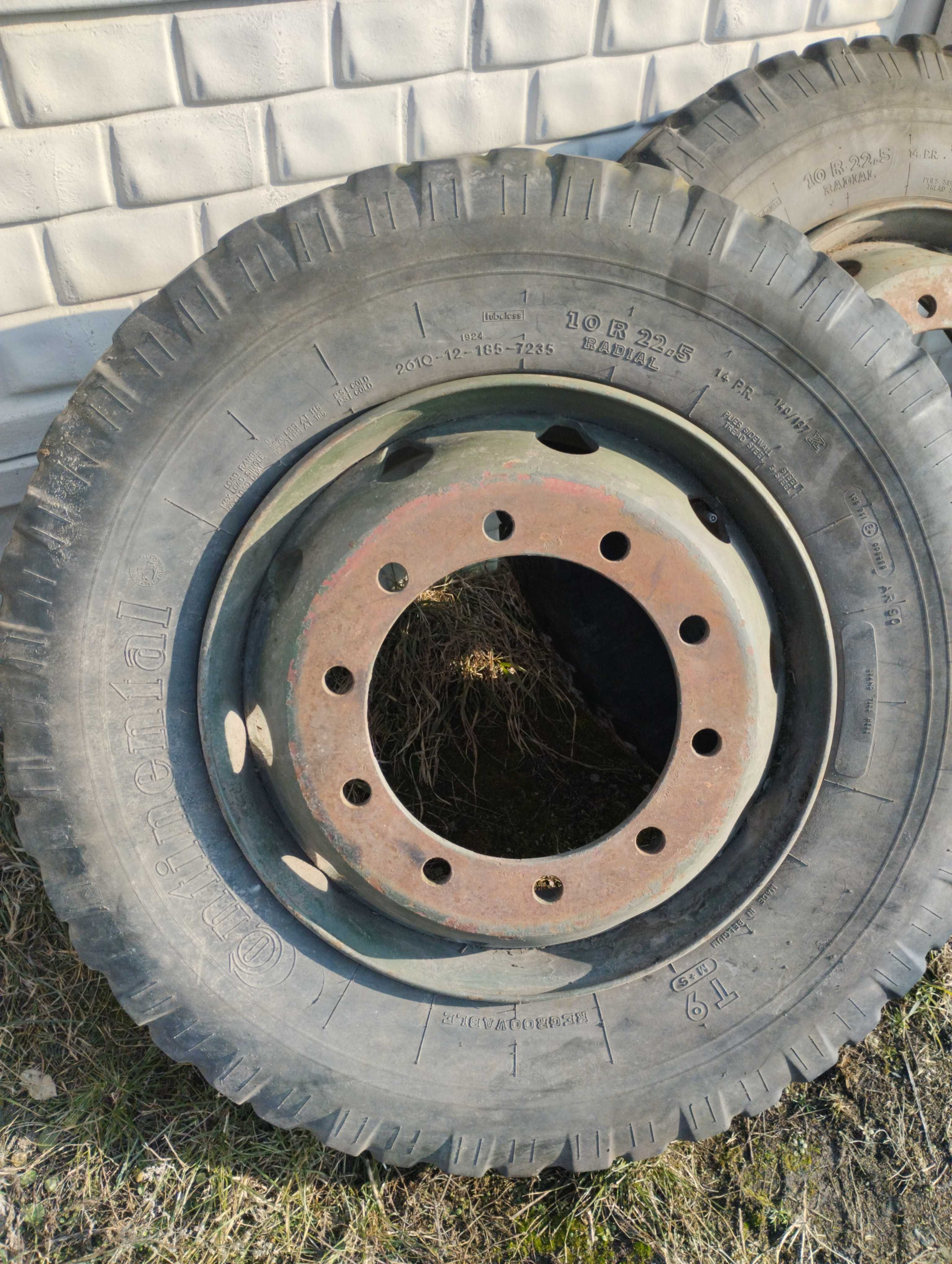 Шини з дисками Mercedes 10R 22.5*7.5 камаз євро