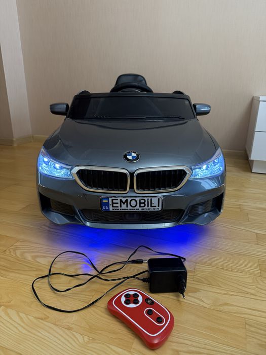 Дитячій електромобіль