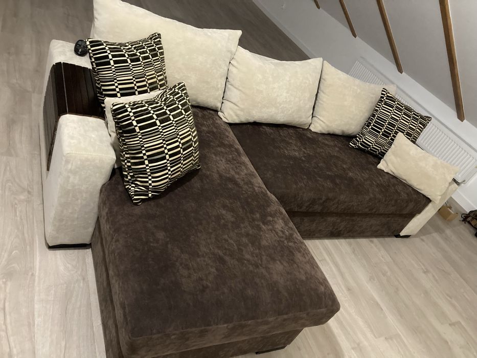 Kanapa narożna dużo poduch