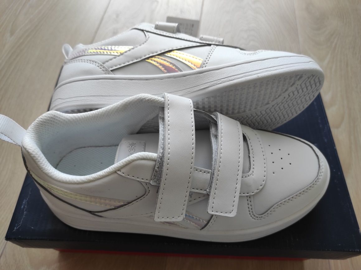 кросівки Reebok, стильні