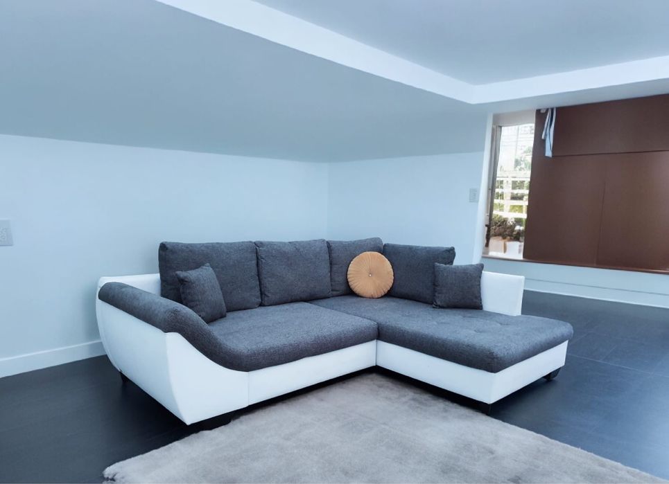 Używany narożnik z dużą funkcją spania rozkładany transport