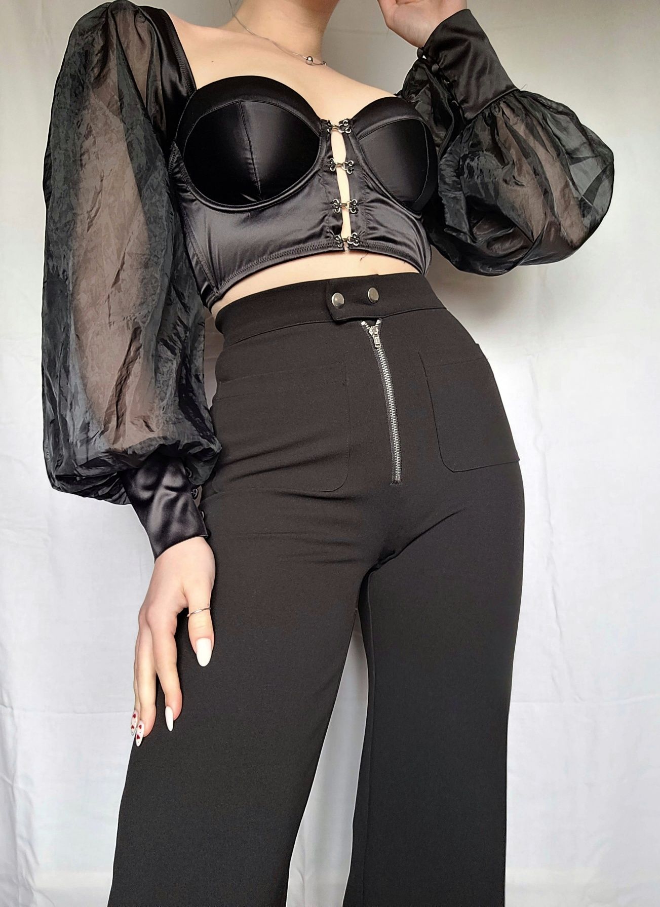 Czarne proste luzne szerokie spodnie z zamkiem i kieszeniami 34 XS