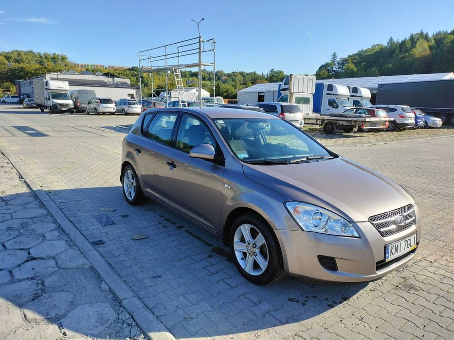 KIA Ceed 1.6 benzyna + LPG, wymieniony silnik, przebieg 155tys. km.