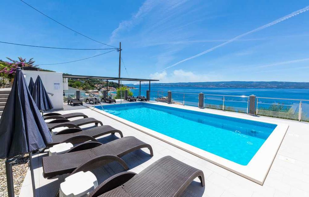 Wakacje, Chorwacja, okolice Omis, apartament dla 8 osób z basenem