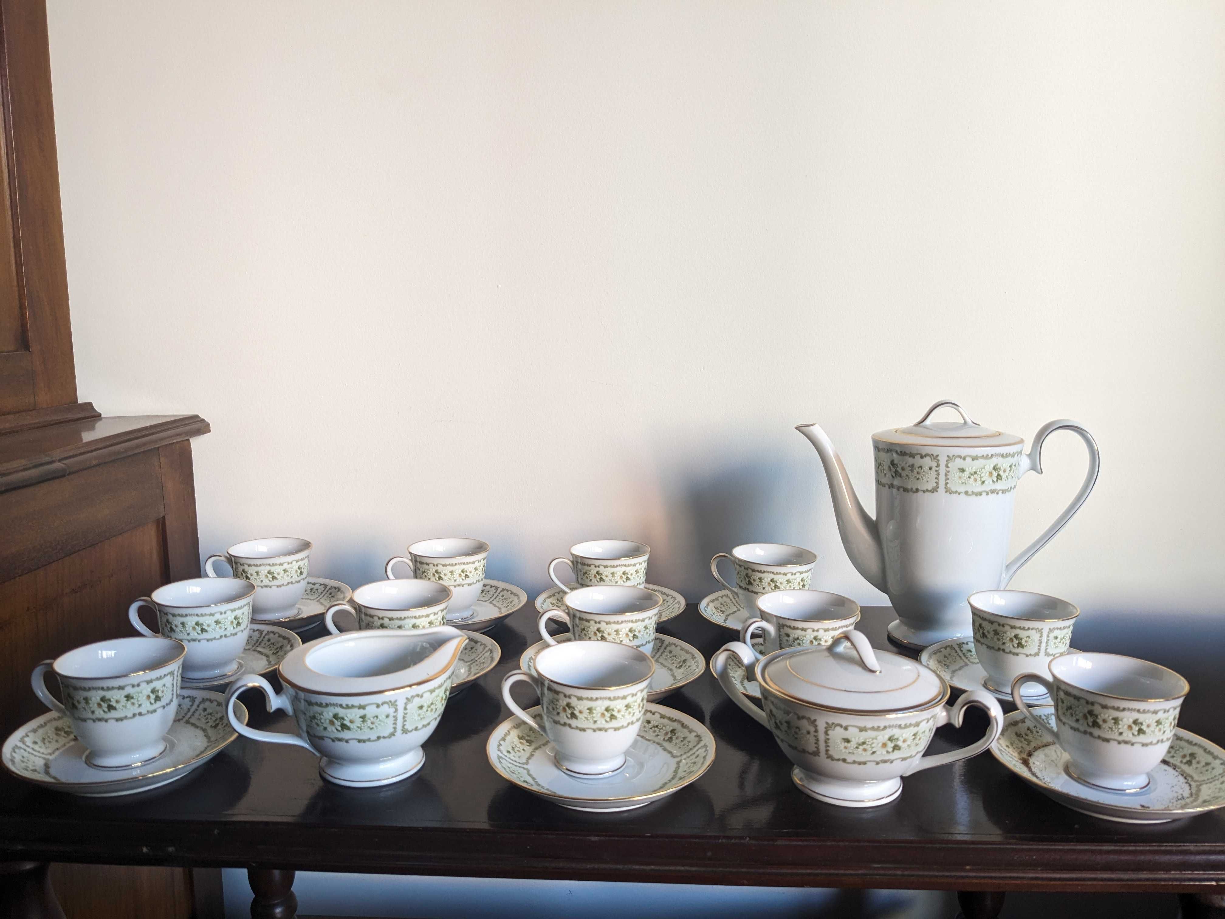 Serviço de Café completo para 12 pessoas da marca japonesa Noritake