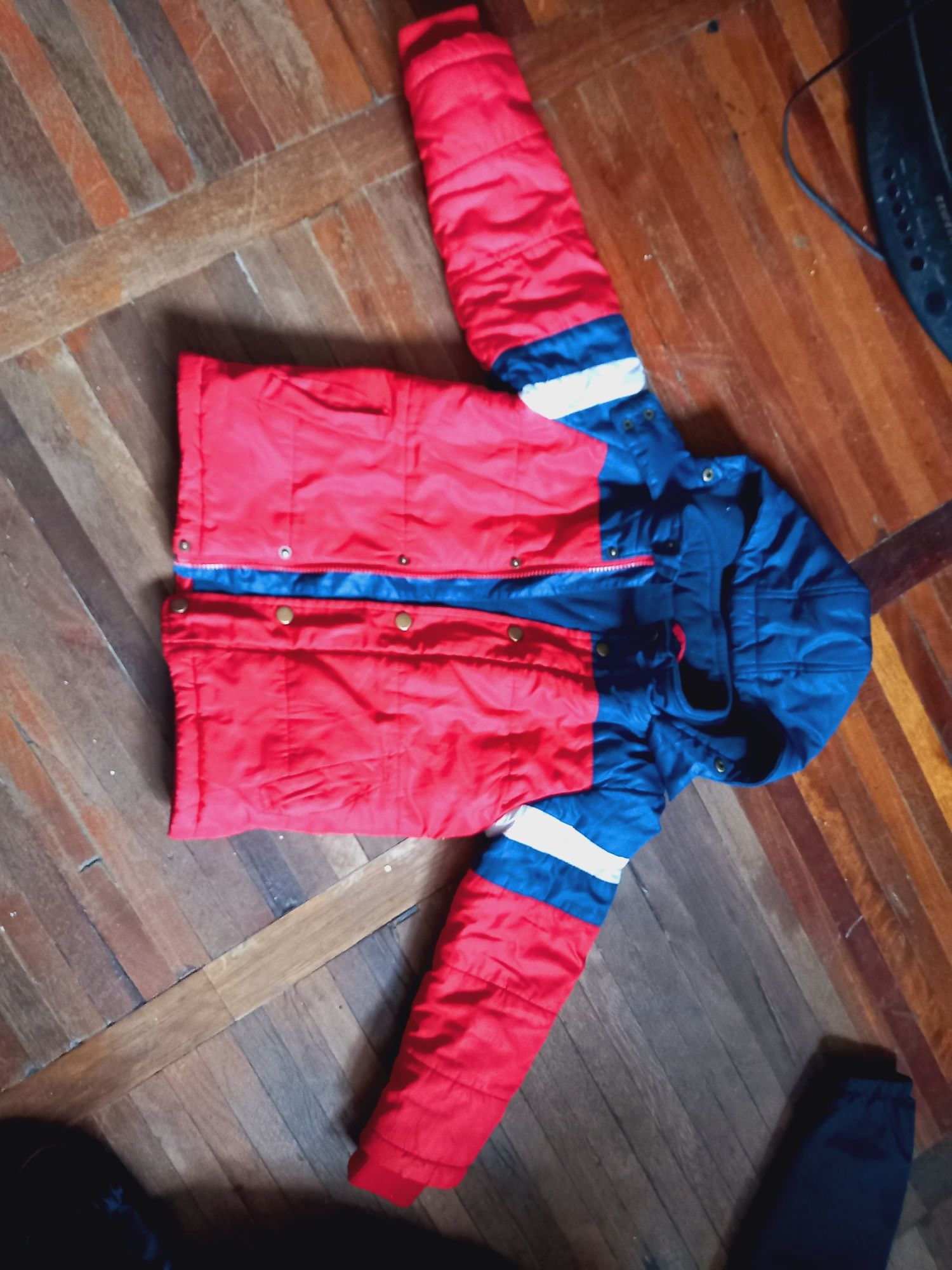 Куртка осень зима тёплая пуховик на 4 _5 6 лет