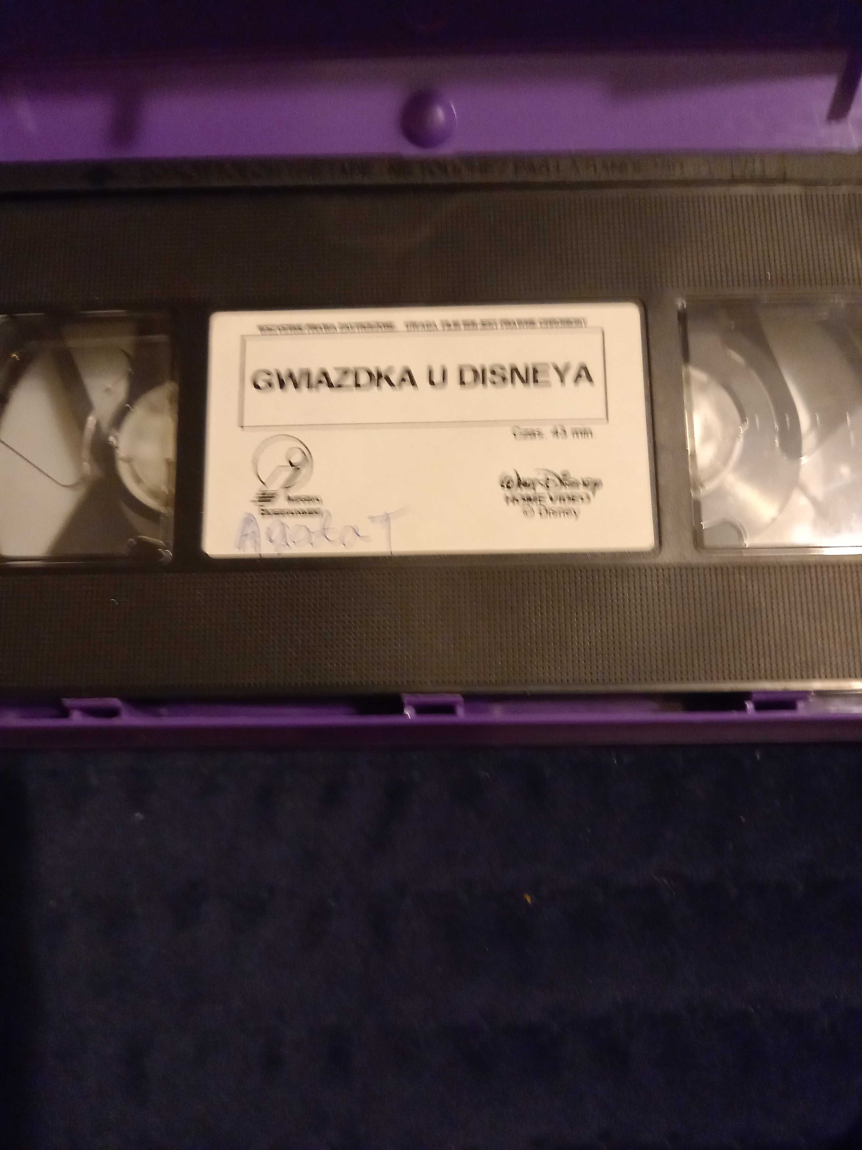 Sprzedam kasetę VHS z bajkami Disneya