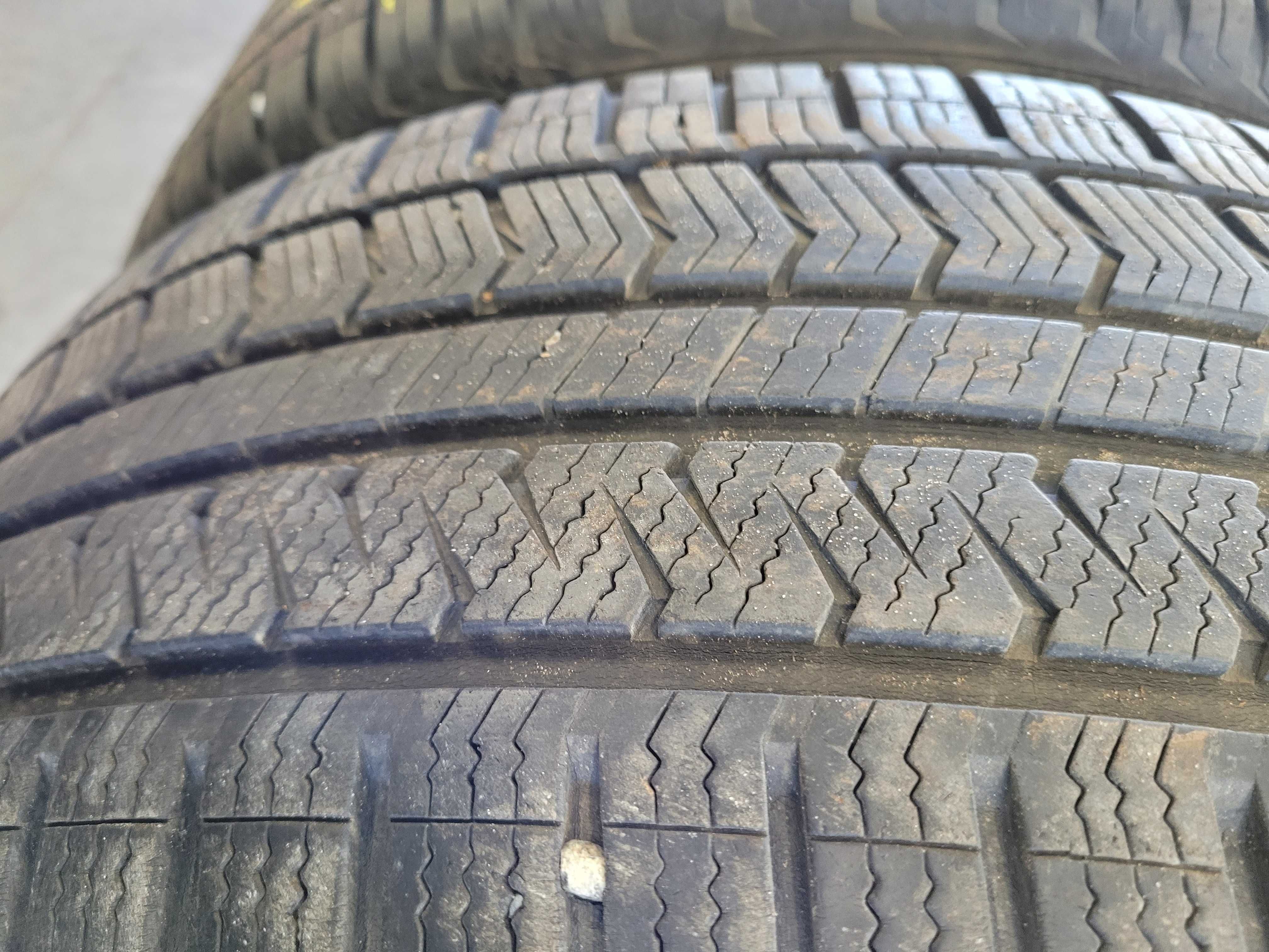 Opony vredestein 235/ 50 18  wielosezonowe 2 sztuki