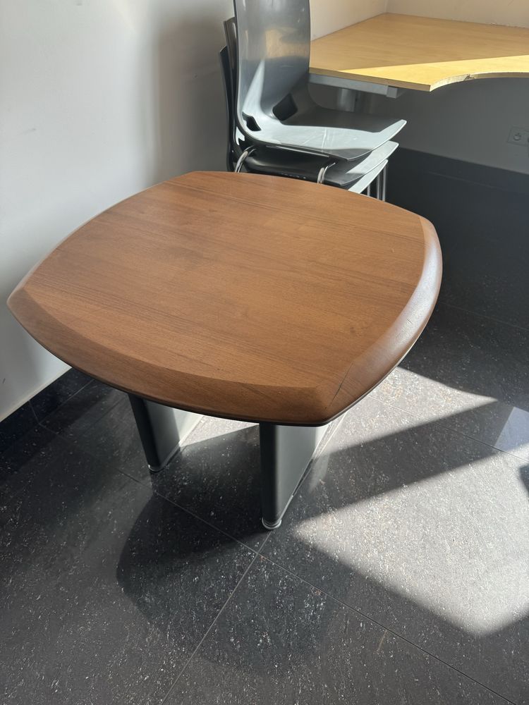 Duże biurko z stoliczkiem