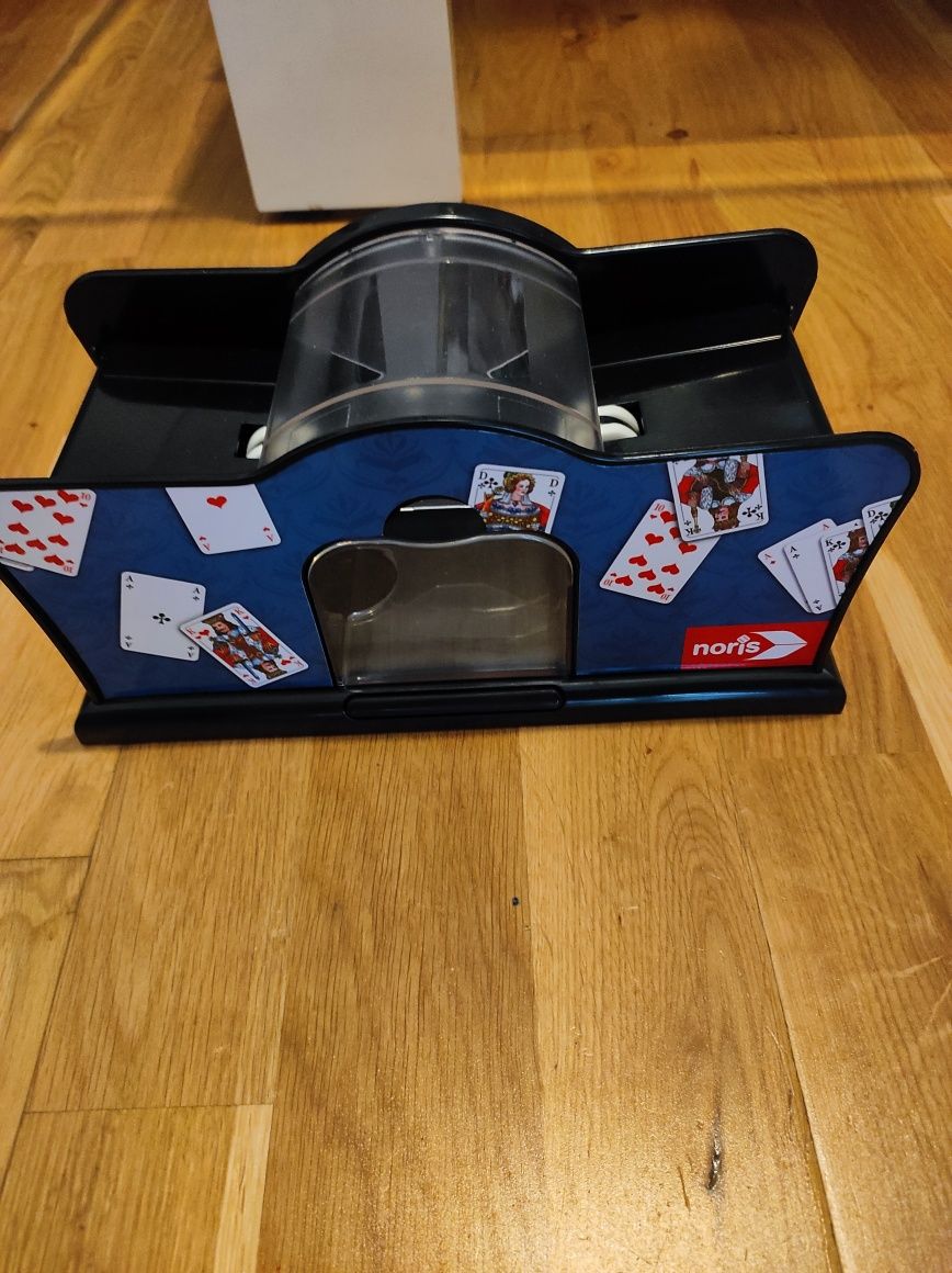 Automatyczna tasowarka do kart Noris D37p