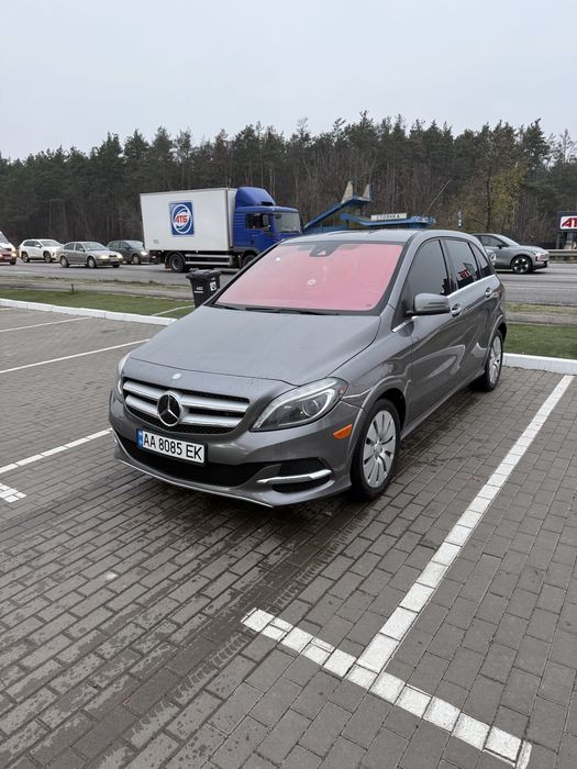 Mercedes-Bens B250e.