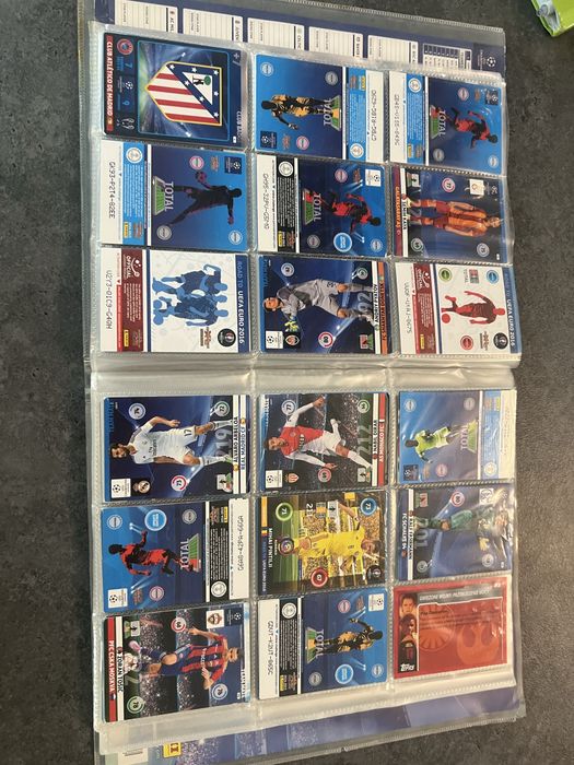 Album z kartami pilkarskimi kilecjonerski