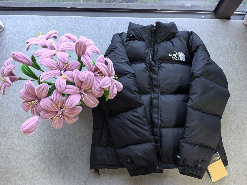 Czarny uniwersalny kurtka puchowa – modna i ciepła!