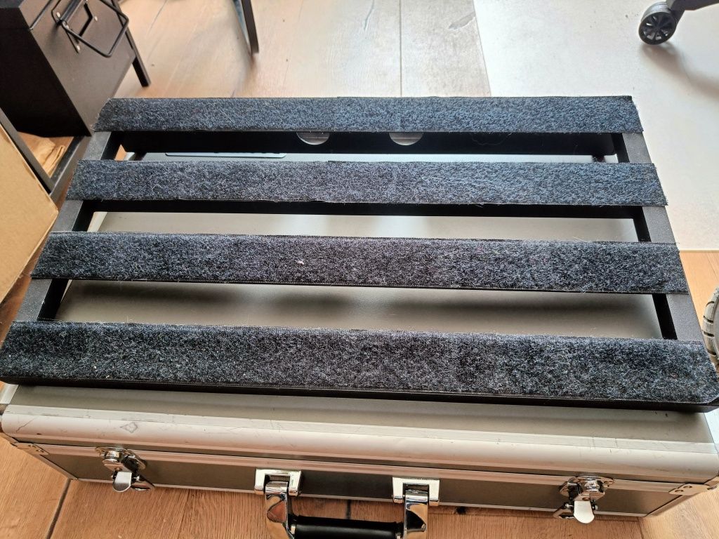 Warwick Rockboard hardcase i pedalboard