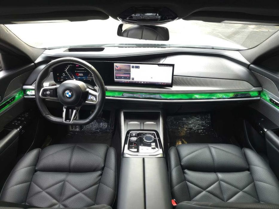 BMW 7 Series 740i      2023