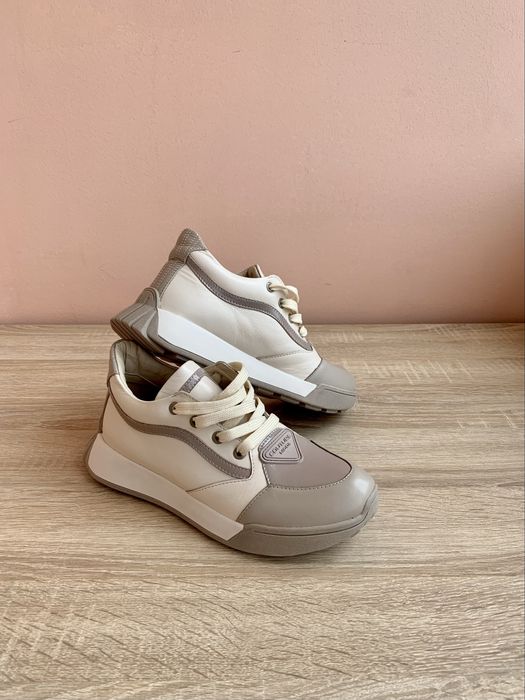 мінус 60% | Нові кросівки – натуральна шкіра