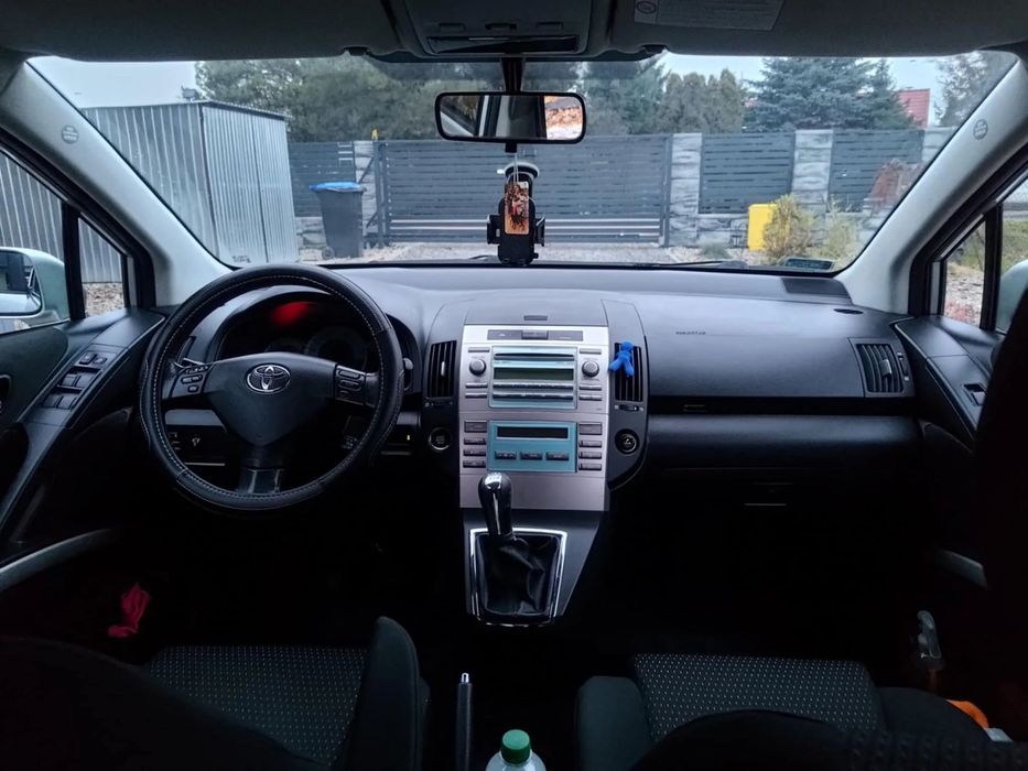 Toyota Corolla Verso Toyota Corolla Verso 2.2 D-4D X 7 os.