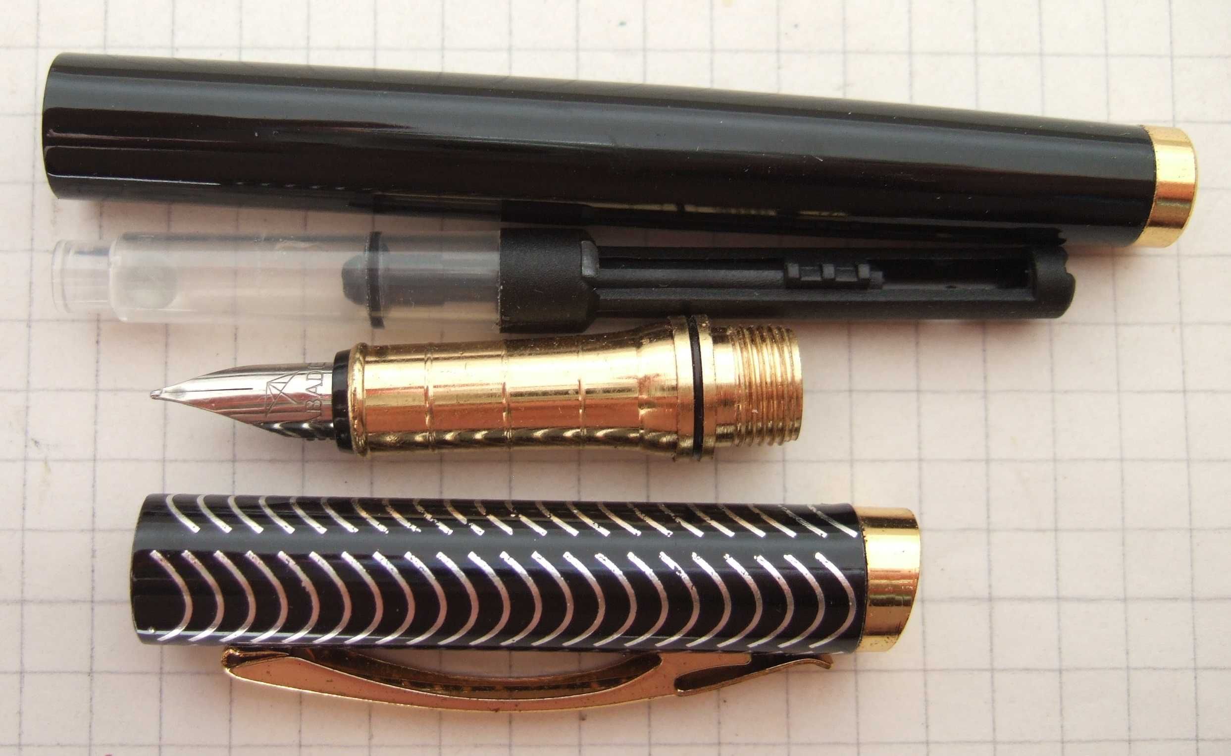 Металева перова ручка Hoa Linh - 321. Пише м'яко і насичено