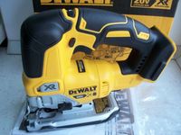 Бесщеточный аккумуляторный лобзик DeWalt DCS334B 20V