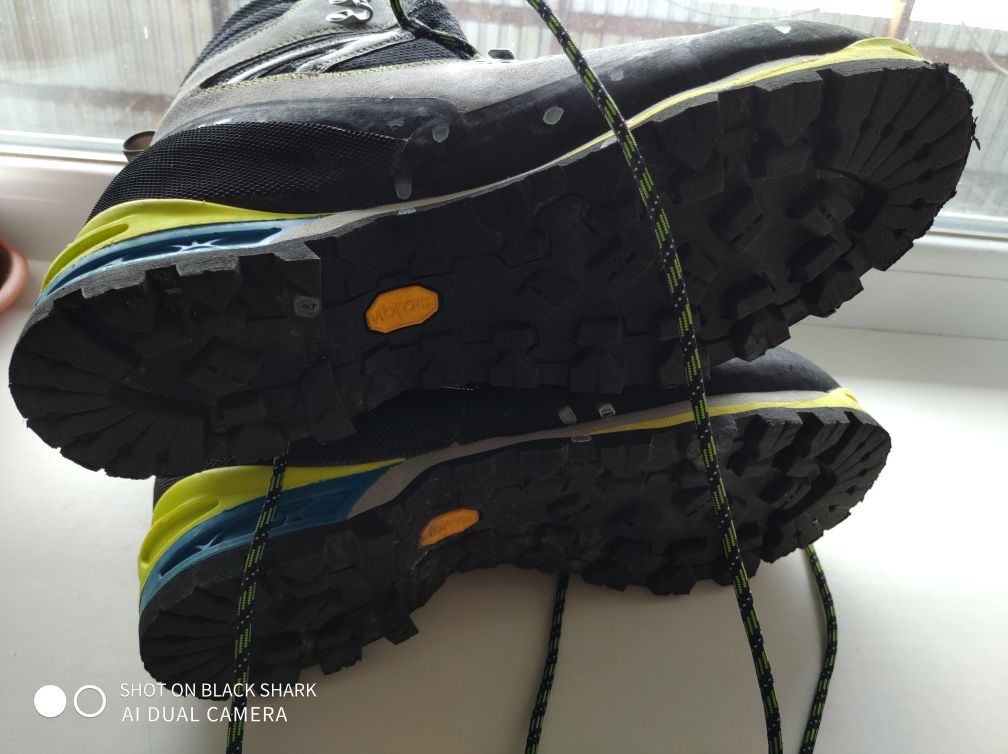Продам ботинки Garmont Mountain Guide Pro GTX