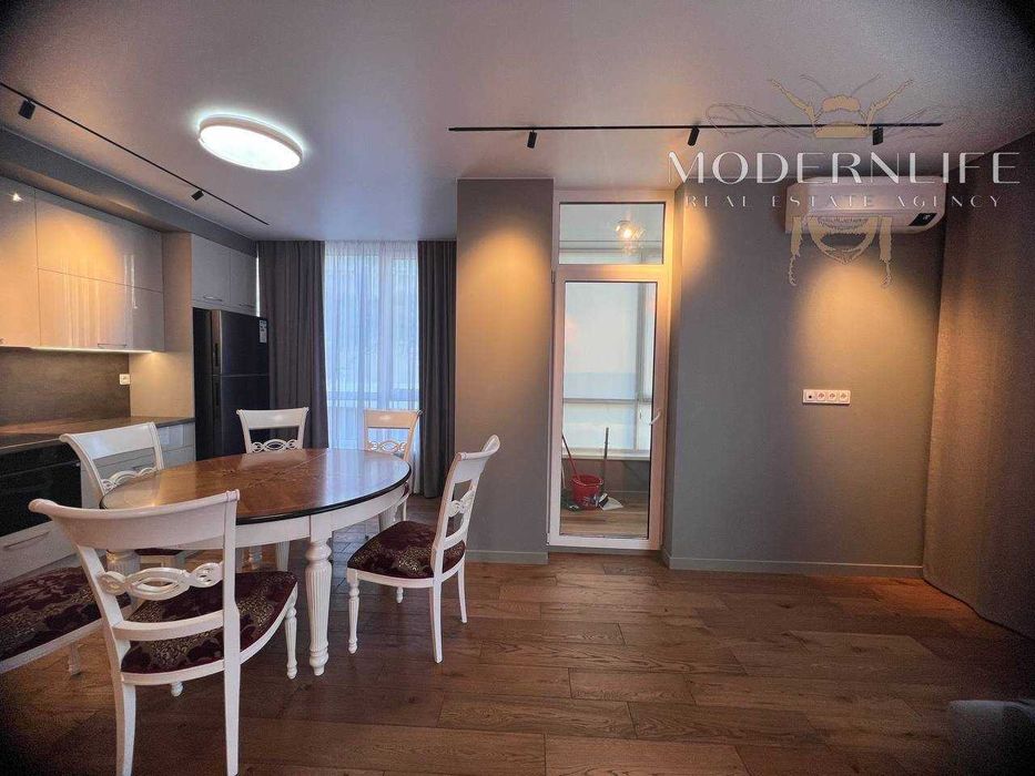 Файна Таун Продаж 3  кімнатної квартири