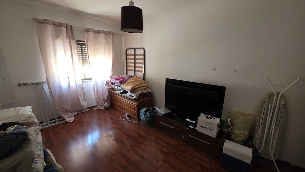 T2 baixa da banheira 107 m2.