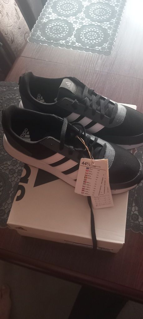 Sprzedam Adidasy męskie nowe