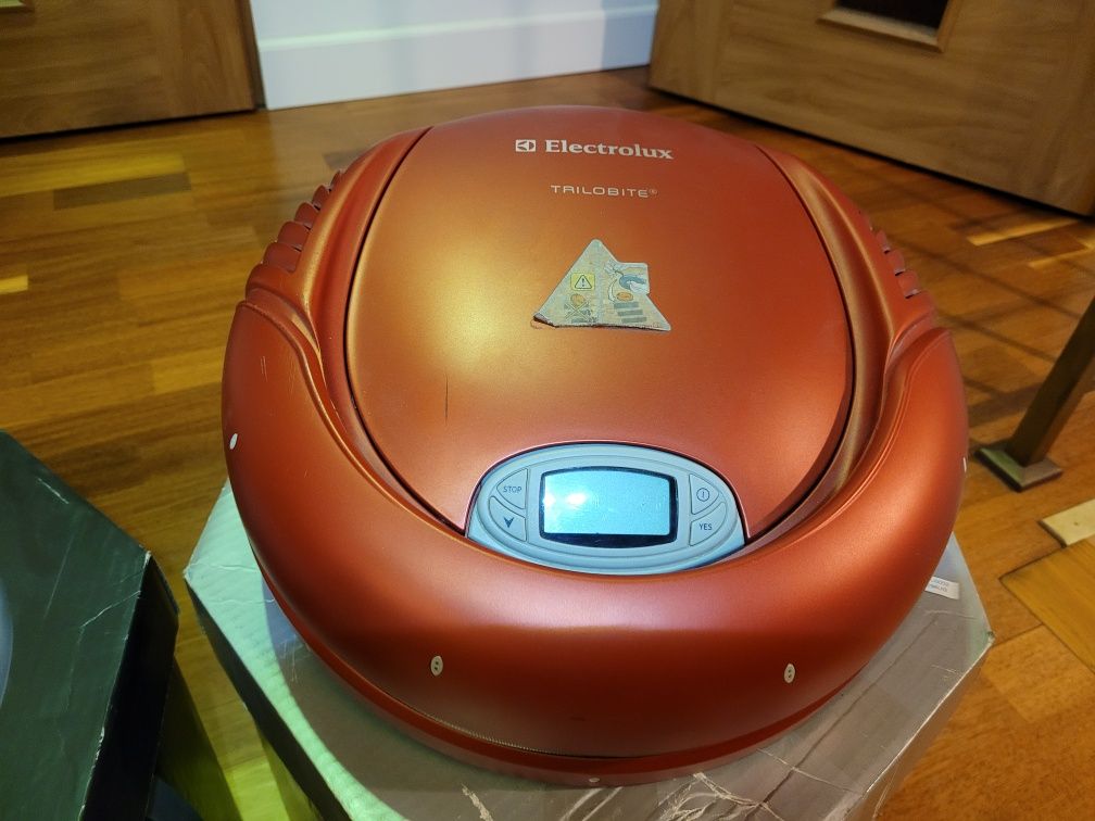 2 roboty sprzatajace Electrolux Trilobite