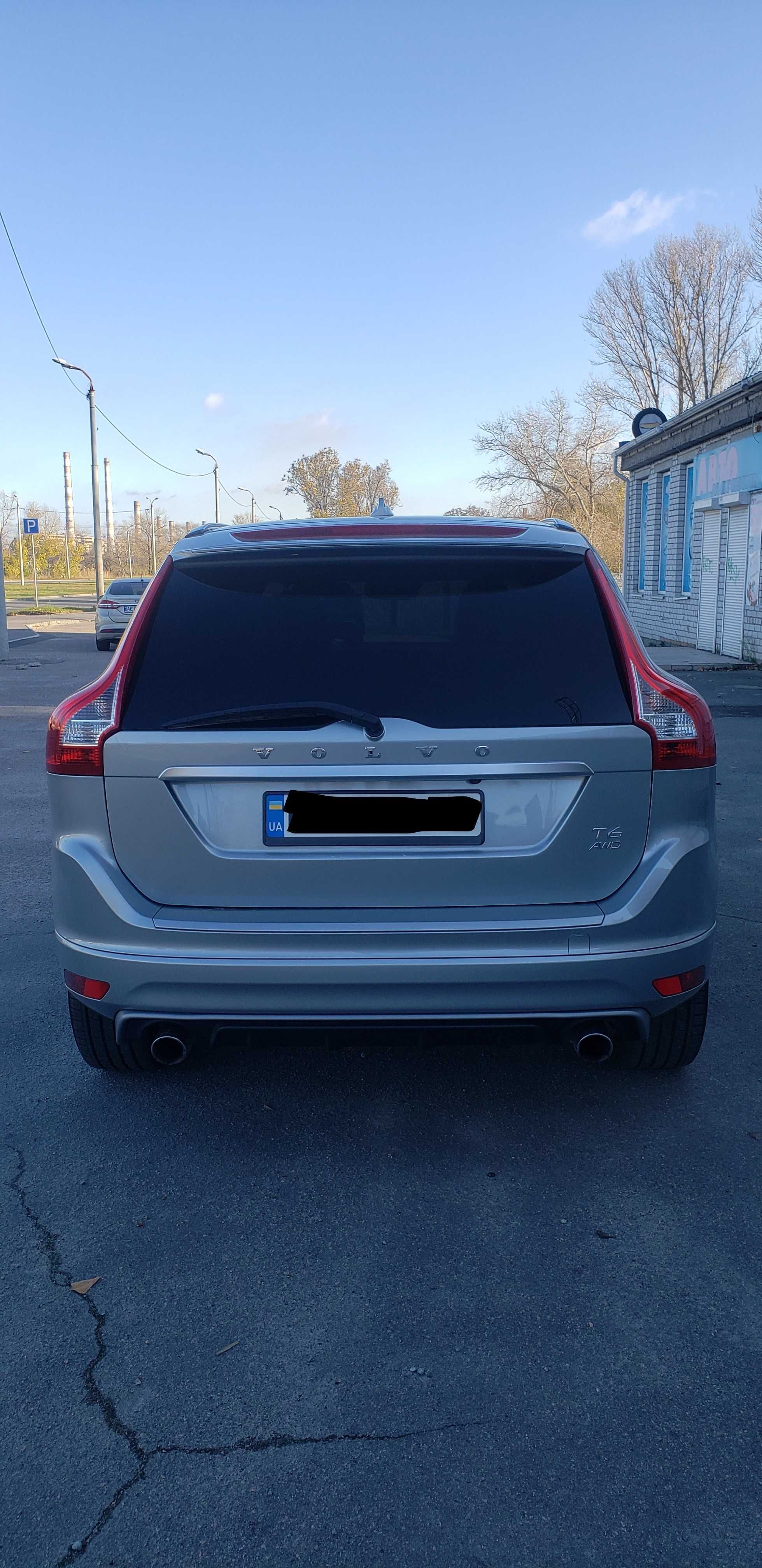 Продам Volvo XC60 R-Design 2.0литра T6 306л.с.