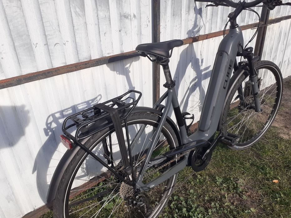 Rower elektryczny Cube Pro