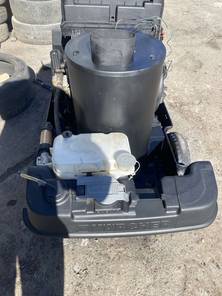 Продам Керхер HDS695 M Eco