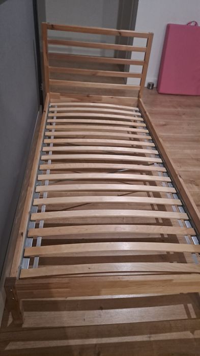 Sprzedam ramę łóżka ikea Tarva 90×200