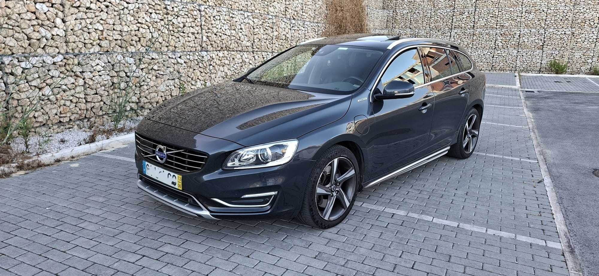 Volvo V60 D6 Summum AWD Plug-in Hybrid