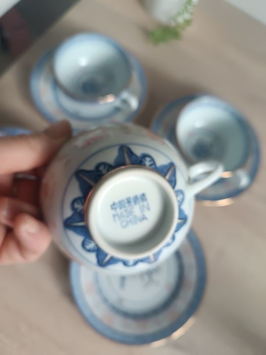 Filiżanki z porcelany