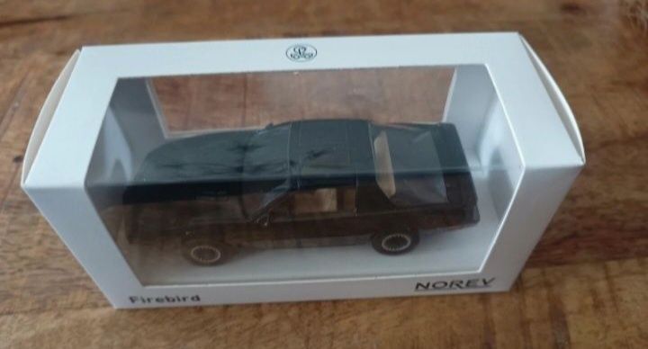 K.i.t.t escala 1:43 norev