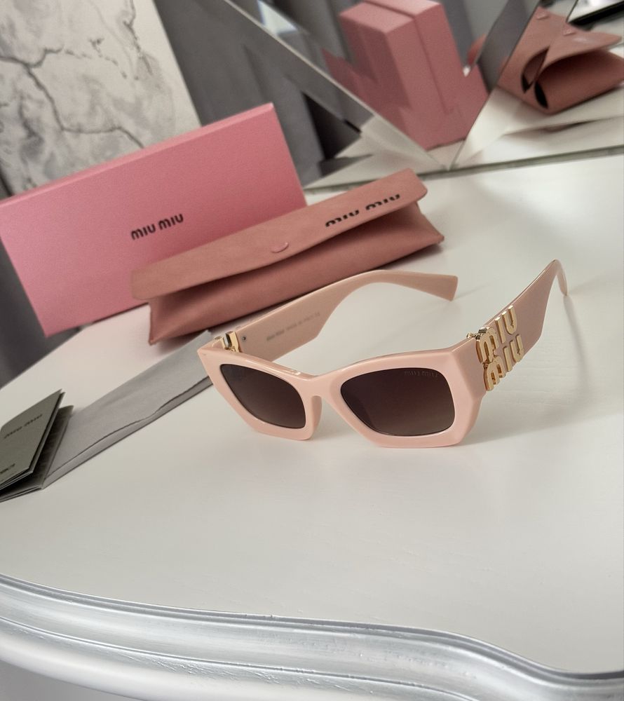 Солнцезащитные очки miu miu