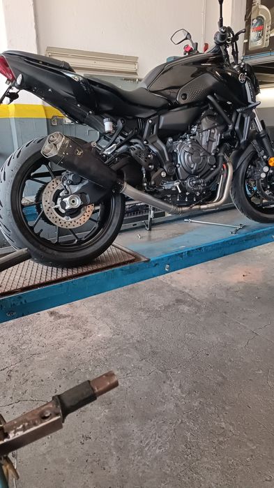 Escape IxRace MT 07