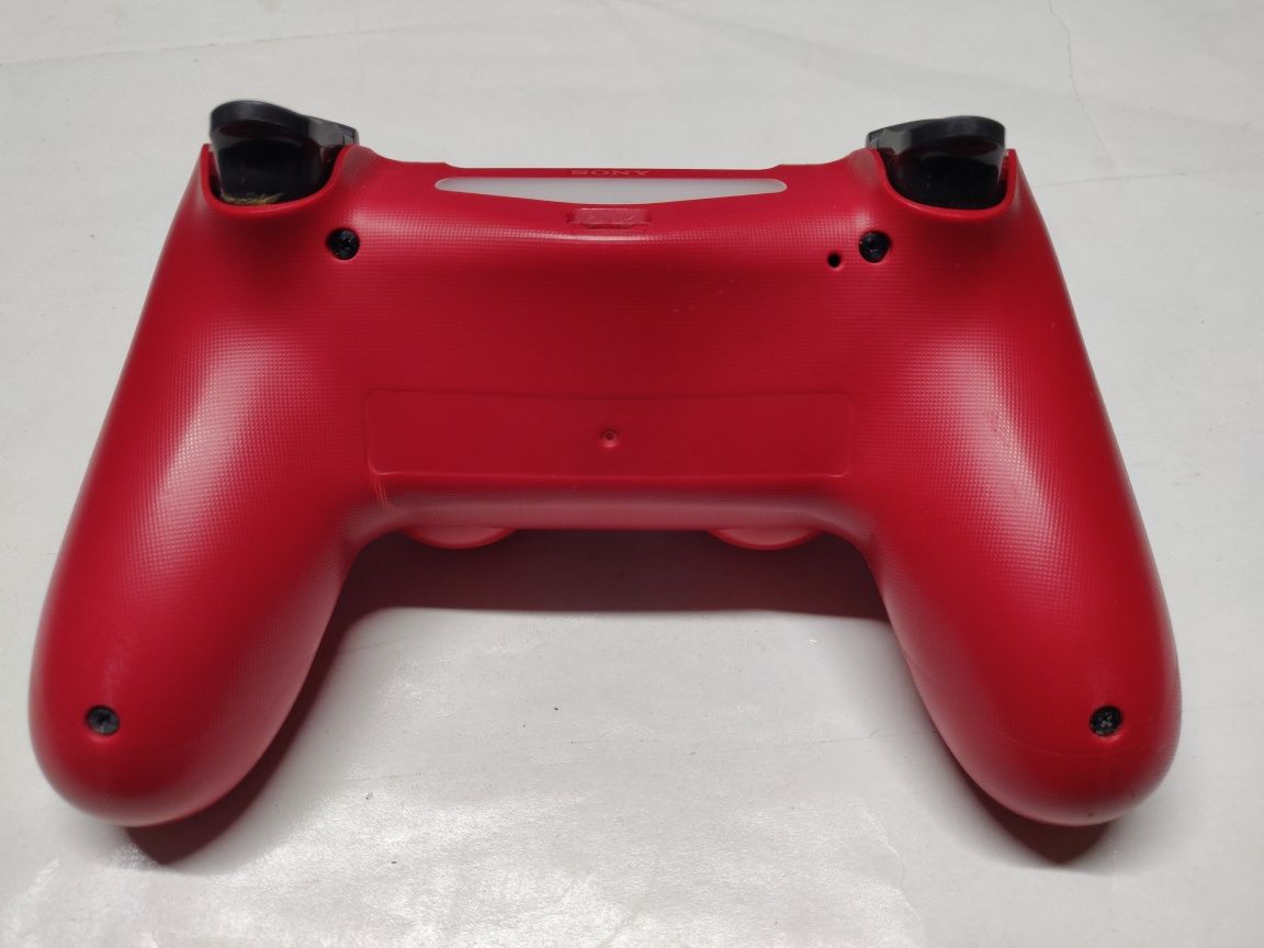 Oryginalny pad ps4 czerwony sprawny ale czytaj opis